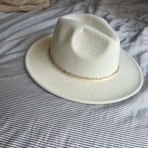 Elegant Cream Fedora with Gold Chain